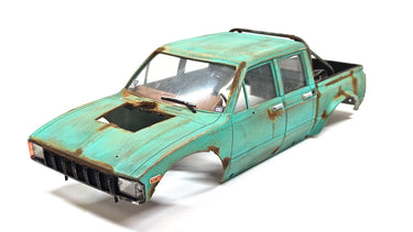 Custom Weathered RC4WD Mojave 4 Door Hard Body w/ Scale Accessories