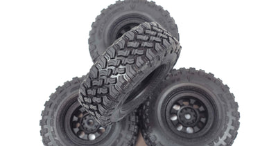 Vanquish Flaken Wild Peak M/T 1.9 4.65 White Dot & 1.9 Plastic Bead Lock Wheels