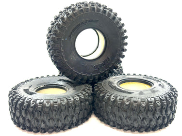 2.2 Proline Hyrax Predator Compound Tires (1 Tire Is Damaged)