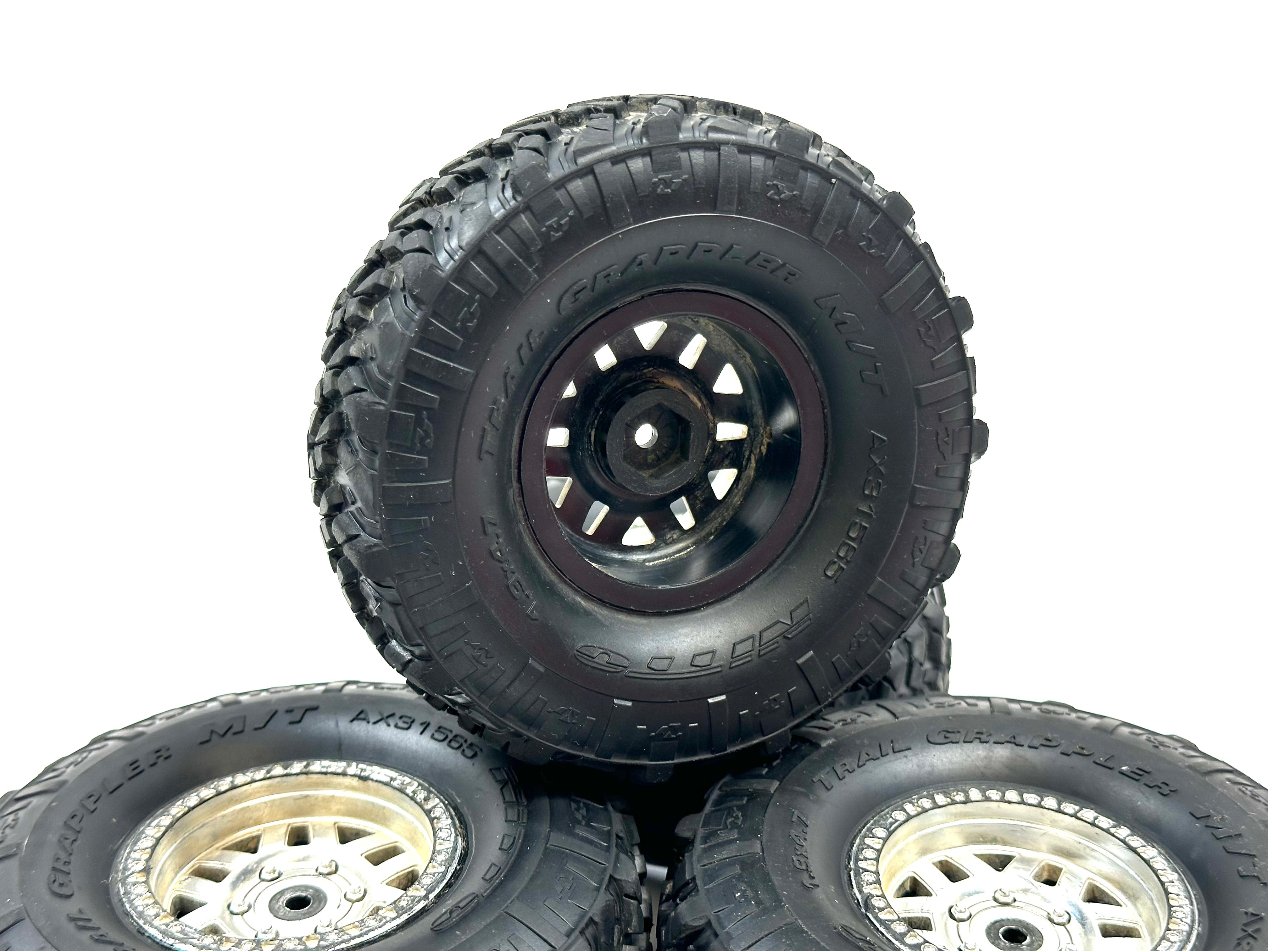 1.9 Axial SCX10ii Nitro Trail Grappler Tires (Glued)